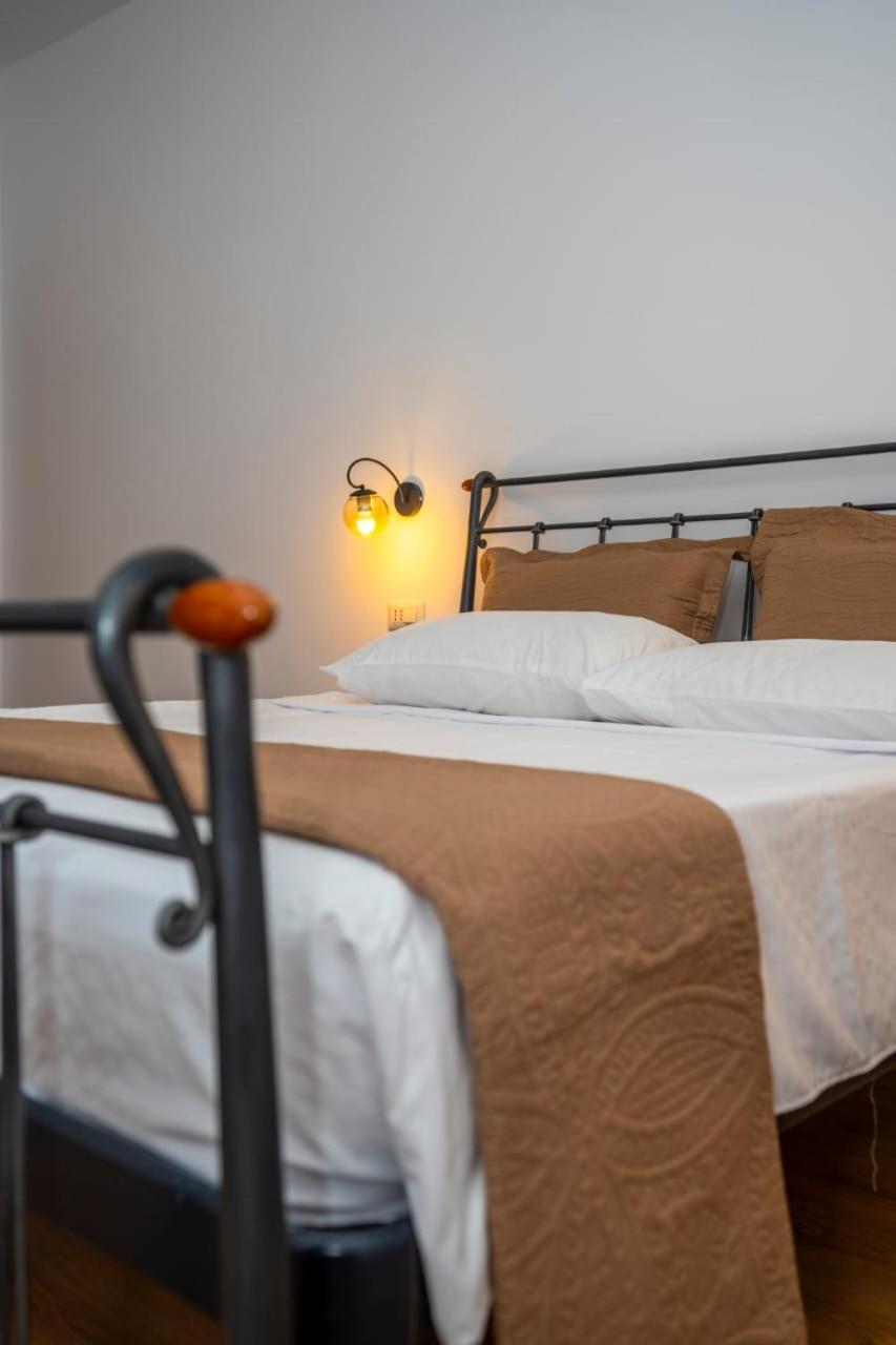 Guesthouse Veni I Gjyshit Nderlysaj المظهر الخارجي الصورة